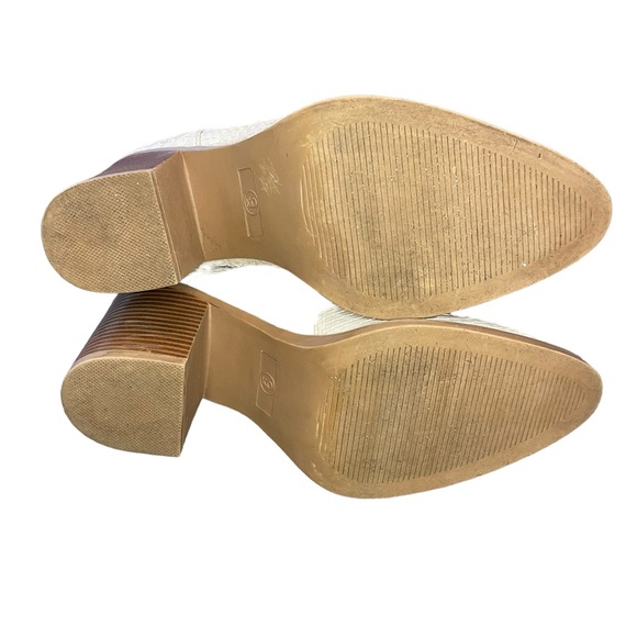 Altar'd State Brynn Ankle Bootie Off White Snake Skin Pointed Toe Women's Sz 9 - Picture 4 of 16